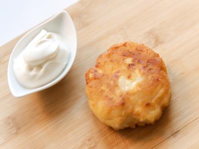 Сырник со сметаной