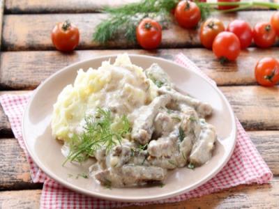 Бефстроганов + пюре